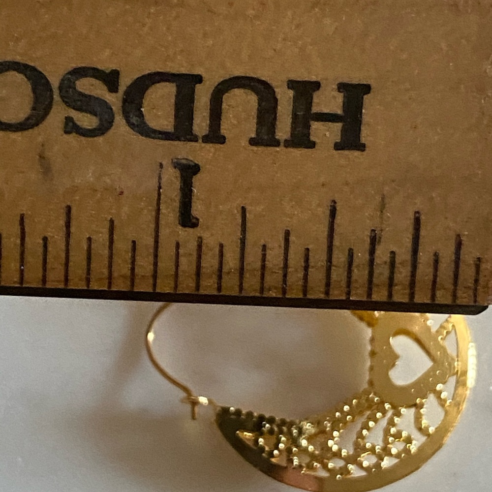 14K Yellow Gold Heart Hoop pierced Earrings - Picture 9 of 11